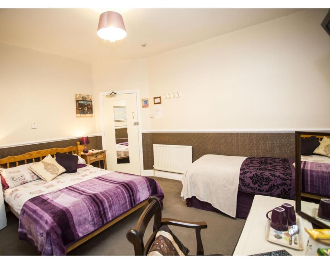 Parasol Weston Guest House Room photo